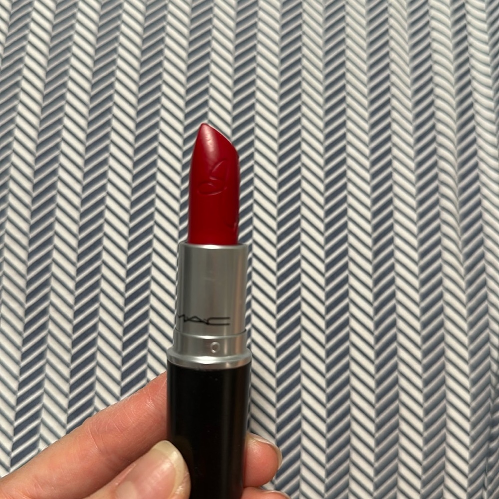 Mac limited edition discontinued Riri woo lipstick
